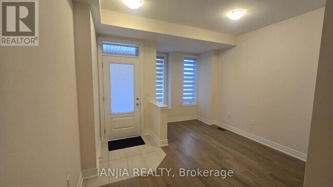 2908 Whites Rd in Pickering, ON - Building Photo - Building Photo