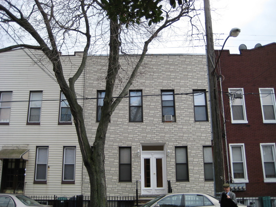 59-16 Palmetto St in Flushing, NY - Building Photo