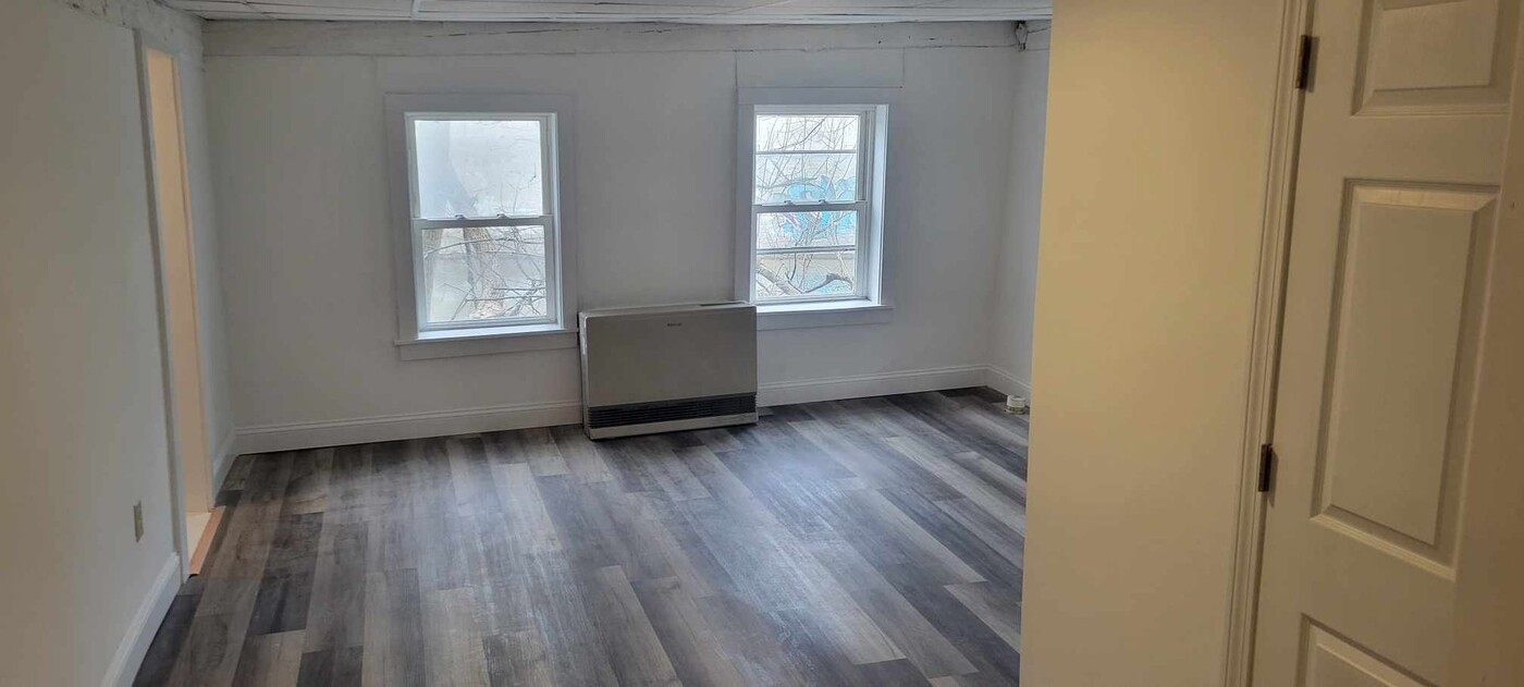 39 Main St, Unit 1 in Plainfield, VT - Building Photo