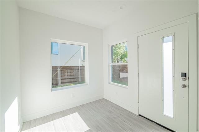 1921 N Prairie Ave in Dallas, TX - Building Photo - Building Photo