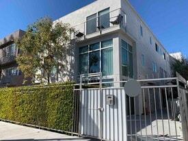 6133 Fountain Ave, Unit 103 in Los Angeles, CA - Building Photo