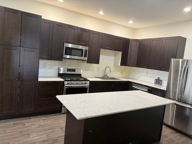 206 N Main Ave, Unit 1 Bedroom