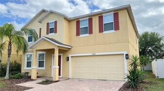 16048 Yelloweyed Dr in Clermont, FL - Building Photo