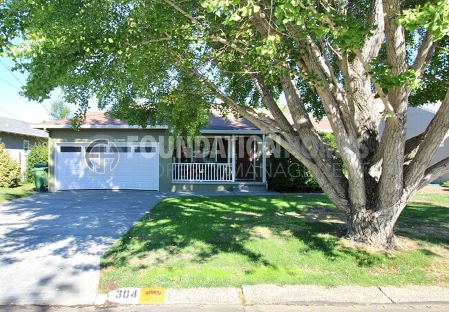 property at 304 Las Flores Ave