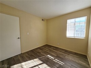 3516 Thomas Ave in North Las Vegas, NV - Foto de edificio - Building Photo