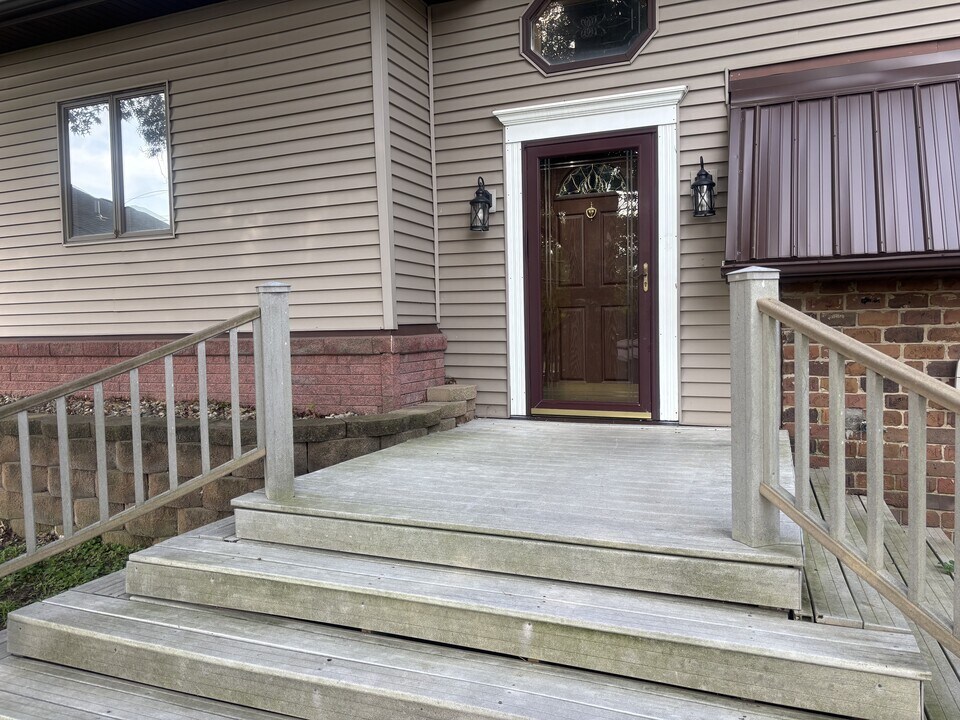 3216 Bowling St SW in Cedar Rapids, IA - Building Photo