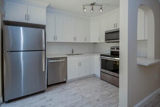 3157 Gardens E Dr in Palm Beach Gardens, FL - Building Photo - Building Photo