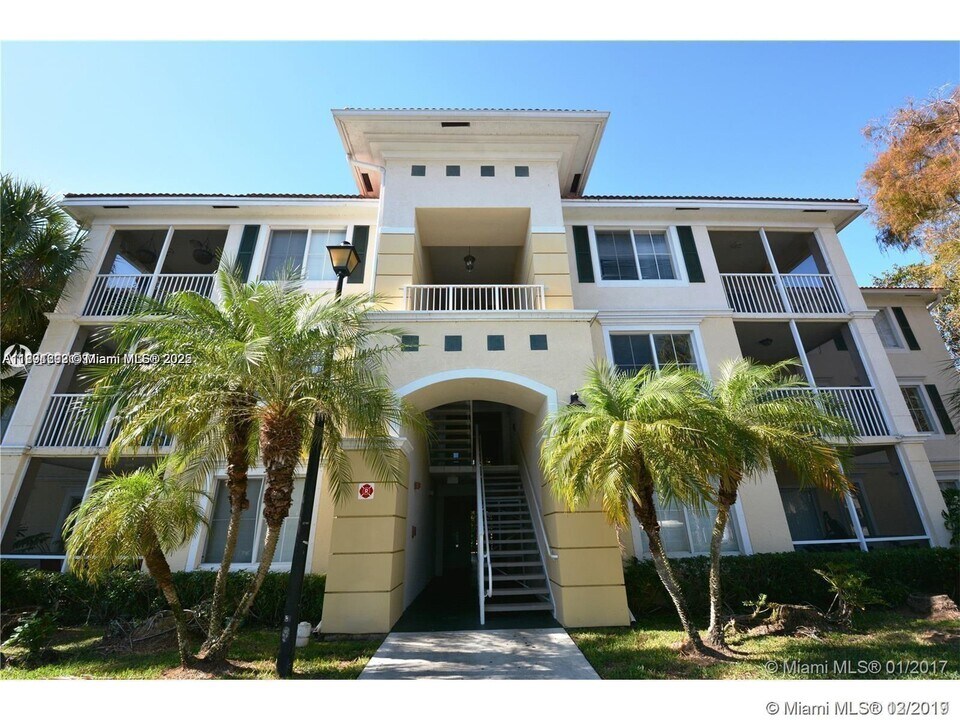 11715 W Atlantic Blvd in Coral Springs, FL - Building Photo