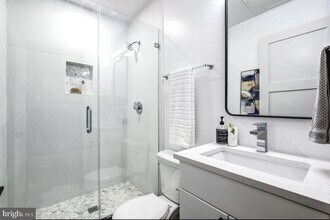 256 15th St SE in Washington, DC - Building Photo - Building Photo