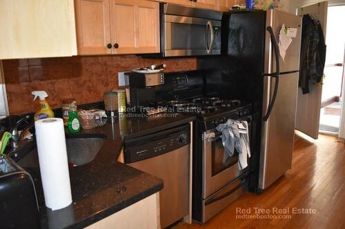 71 Thatcher St in Brookline, MA - Building Photo