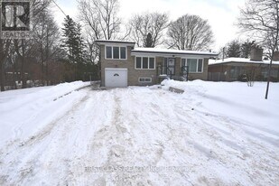 113 Holcolm Rd in Toronto, ON - Building Photo