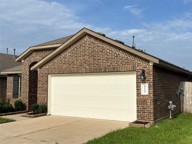 8110 Ecru Ln in Rosharon, TX - Building Photo - Building Photo