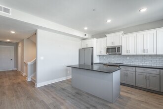7175 Garden Grove Way in Chattanooga, TN - Building Photo - Building Photo