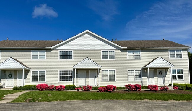 Lake View Apartments in Erie, PA - Foto de edificio - Building Photo