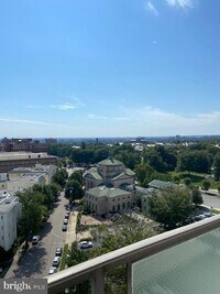 1 E University Pkwy photo'