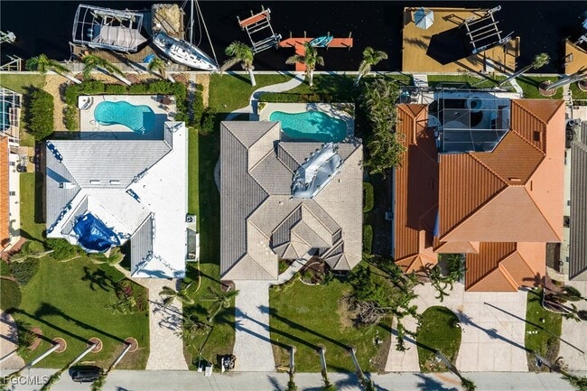 property at 5323 SW 28th Pl