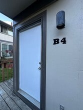 1820B4 Larch St in Kodiak, AK - Building Photo - Building Photo