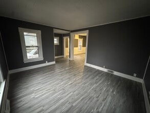 82 N Elm St in Galesburg, IL - Building Photo - Building Photo