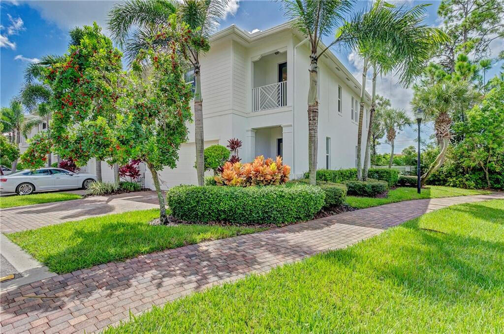 5150 Hamilton Ct in Palm Beach Gardens, FL - Building Photo