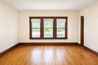 1872 Marshall Ave in St. Paul, MN - Building Photo - Building Photo