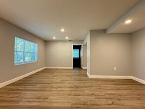 5032 Welborn Rd in Jacksonville, FL - Building Photo - Building Photo