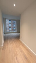 135 E 47th St in New York, NY - Building Photo - Building Photo
