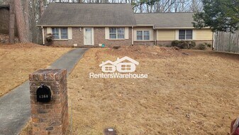 4360 Melanie Woods Dr in College Park, GA - Building Photo