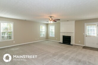 5730 Union Pointe Dr in Union City, GA - Building Photo - Building Photo