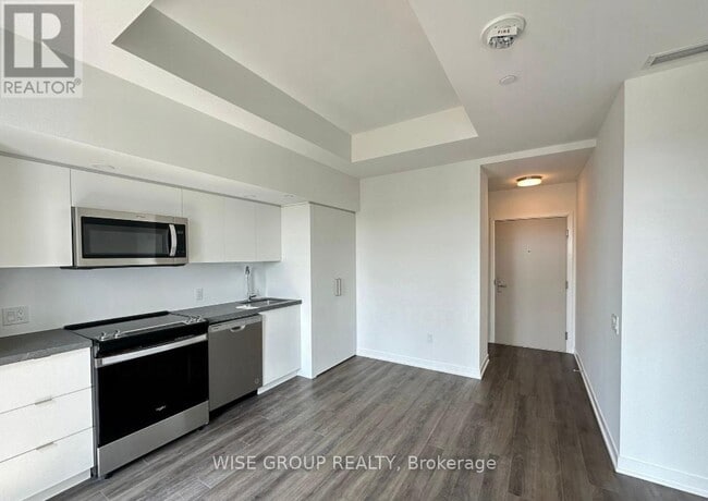500-1500 Wilson Ave in Toronto, ON - Building Photo - Building Photo