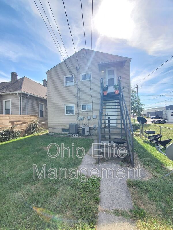 property at 2822 E 5th Ave