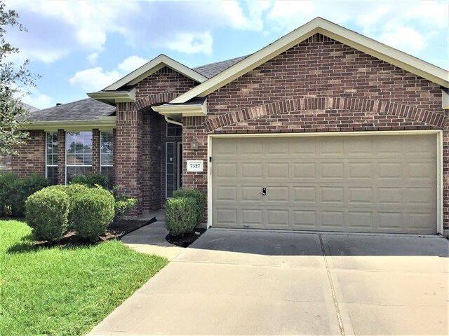 7327 Boerne Creek Dr in Richmond, TX - Building Photo