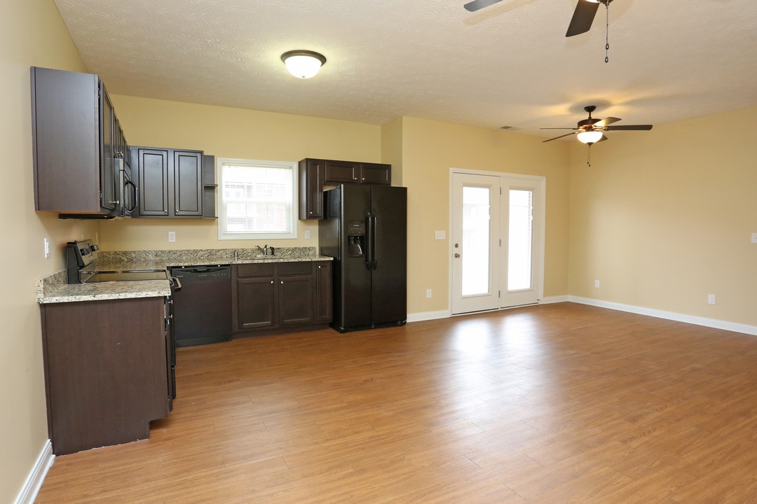 Vineland Carriage Homes Apartments in Vine Grove, KY - Foto de edificio