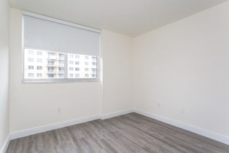 Royal Palms Apartments in Miami, FL - Foto de edificio - Interior Photo