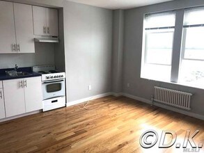 215 E Broadway-Unit -6L in Long Beach, NY - Building Photo - Building Photo