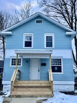 724 Napoleon St in Rockford, IL - Building Photo