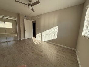 2020 Preuss Rd, Unit 105 in Los Angeles, CA - Foto de edificio - Building Photo