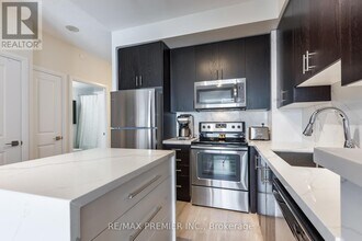 3600-3600 Hwy 7 in Vaughan, ON - Building Photo - Building Photo