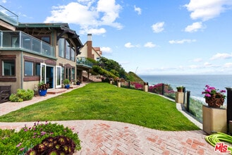7007 Birdview Ave in Malibu, CA - Building Photo - Building Photo