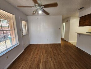 315 N Burleson Blvd in Burleson, TX - Building Photo - Building Photo