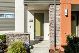 366 Arc Ct in Hayward, CA - Building Photo - Building Photo