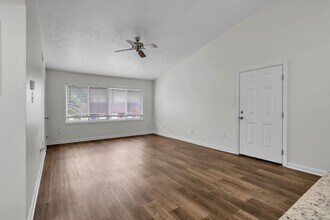 133 Hampton Club Dr in Hampton, VA - Building Photo - Building Photo