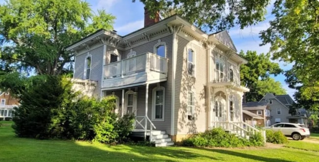 property at 400 N 4th St