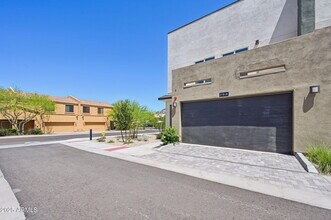 2131 JENNIFER LYNN Way in Phoenix, AZ - Building Photo - Building Photo