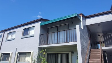 7405 SW 152nd Ave in Miami, FL - Building Photo - Building Photo