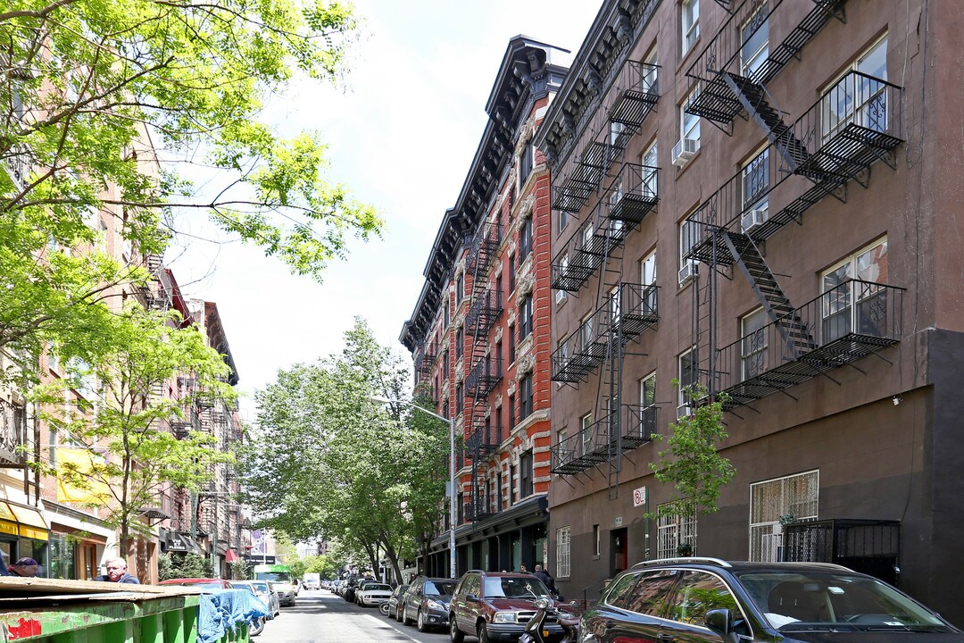 68 Thompson Street in New York, NY - Building Photo