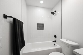 7160 Alsacia St in San Diego, CA - Building Photo - Building Photo