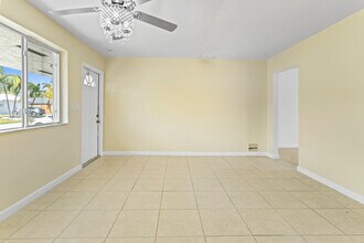 1831 SW 97th Ter in Miramar, FL - Foto de edificio - Building Photo