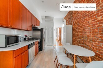 Room in Shared 4 bed/4 bath home in New York, NY - Building Photo - Building Photo