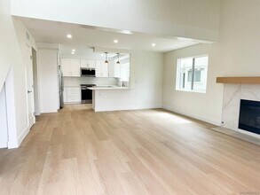 1093 N Vulcan Ave in Encinitas, CA - Building Photo - Building Photo