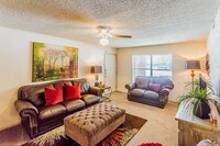 Interior Photo - Eagle Hill I/IV Apartment Community in Little Rock, Arkansas